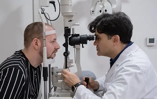 hair-transplantation-and-lens-implantation